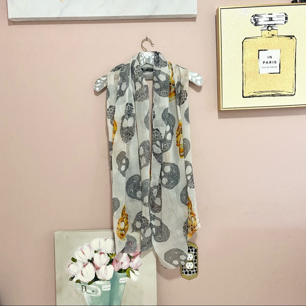 Francesca’s | Skull Scarf 💀